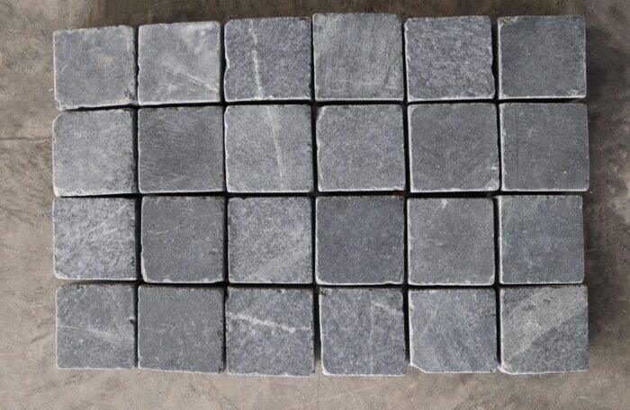 Black Granite-Tumbled-cubic