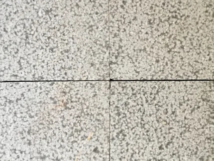 01-Бронзовый мрамор – Бучардированное и брашированное